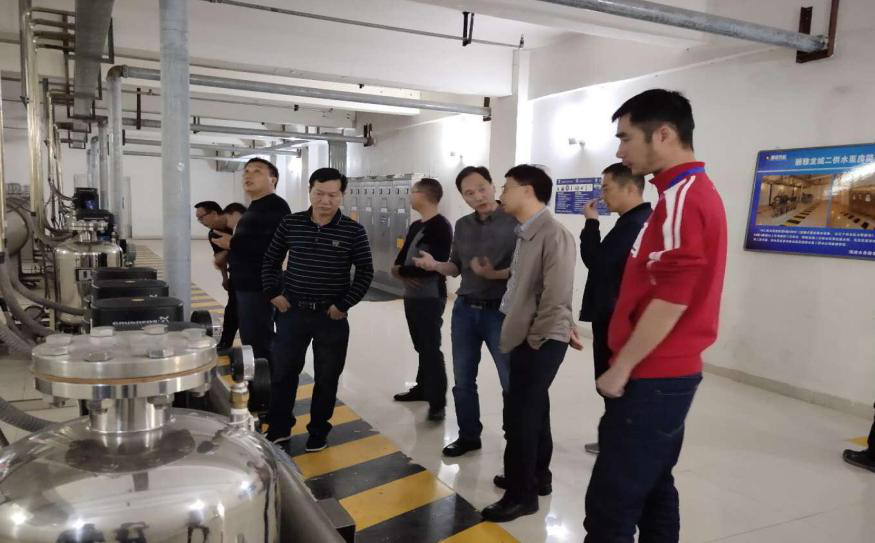 樂山市水務(wù)局總工程師馬杰率隊(duì)來二次供水公司進(jìn)行交流學(xué)
