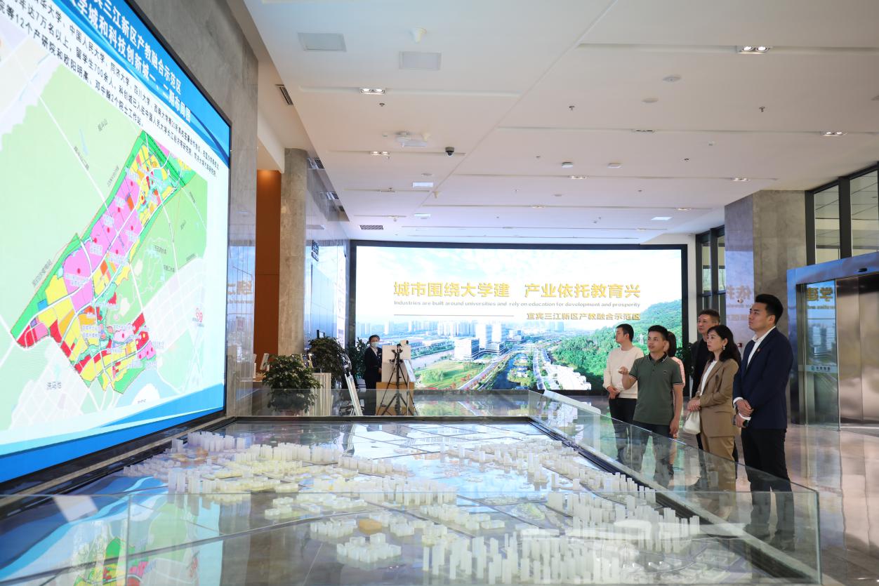 加強黨建工作學(xué)習(xí) 拓寬視野求取真經(jīng)