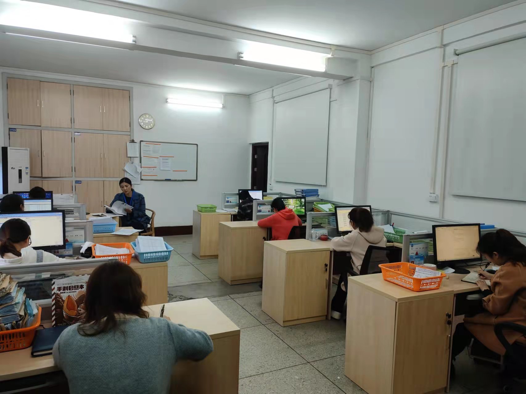 集團公司財資部專題學習企業(yè)法治文化建設