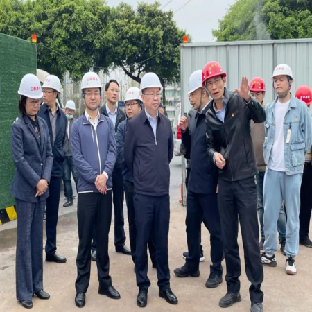 市人大常委會領(lǐng)導到宜賓機場遷建二期供水工程起點段調(diào)研《宜賓市城市地下管線管理條例》貫徹落實情況