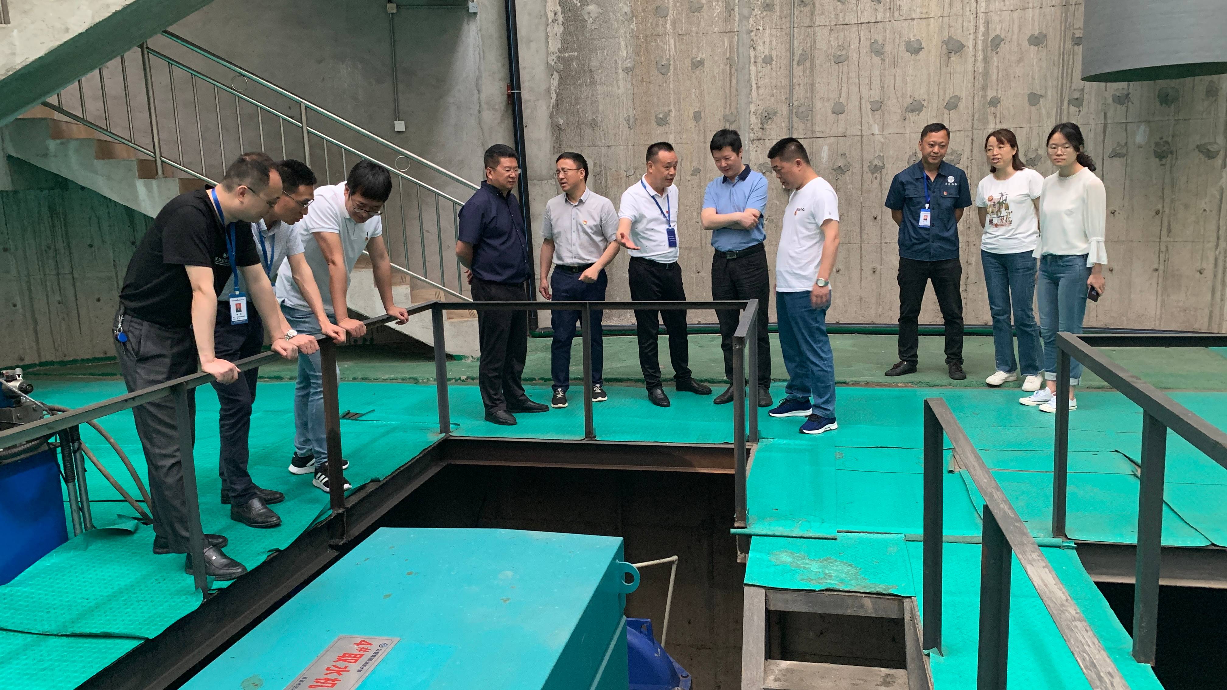 市公服集團黨委委員、監(jiān)事會主席周威帶隊調(diào)研清源水務公司