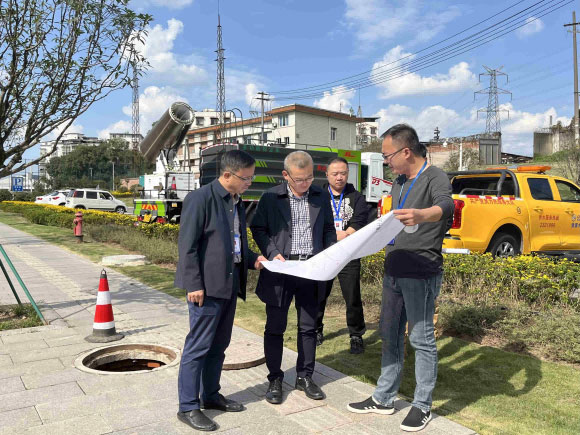 市公服集團(tuán)公司黨委副書記、總經(jīng)理譚琦調(diào)研清源水務(wù)公司供水管網(wǎng)漏損治理情況