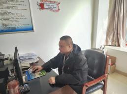 《榜樣在身邊》系列報道——莫正平、梁元 恒心堅守鑄典范，砥礪前行綻光芒